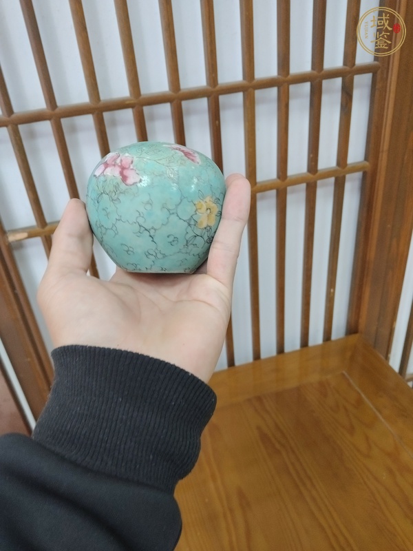 古玩陶瓷松石綠粉彩花卉紋罐真品鑒賞圖