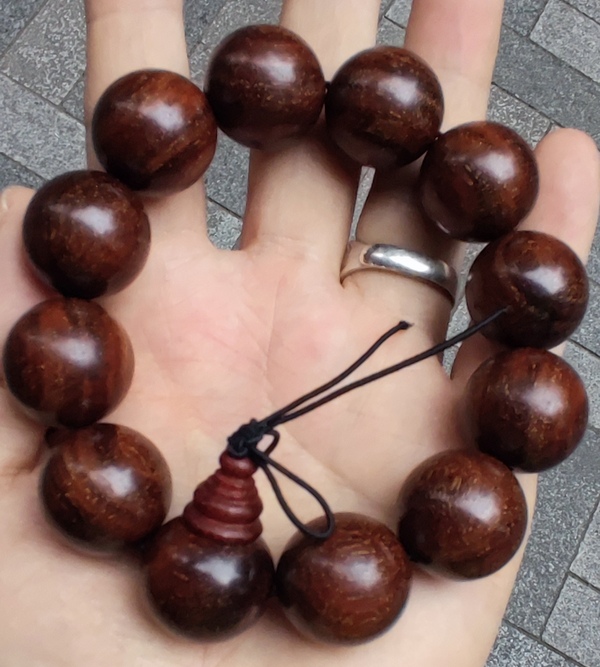 古玩玉器天然“小葉紫檀”手串拍賣，當前價格888元