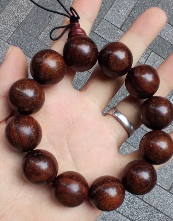 古玩玉器天然“小葉紫檀”手串拍賣，當前價格888元