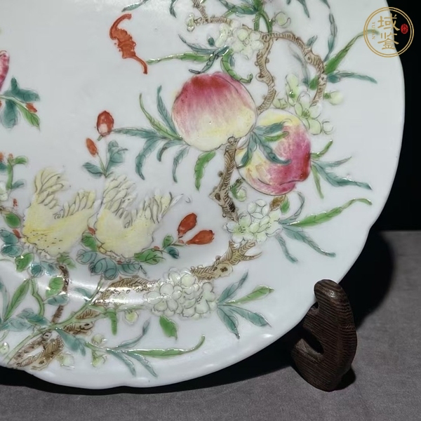 古玩陶瓷粉彩三多紋盤真品鑒賞圖