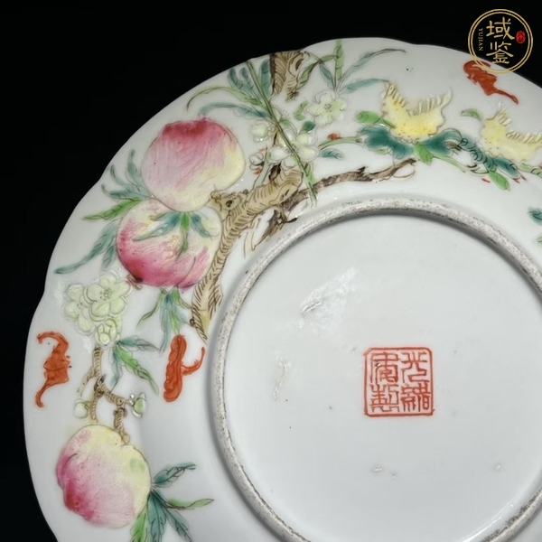 古玩陶瓷粉彩三多紋盤真品鑒賞圖