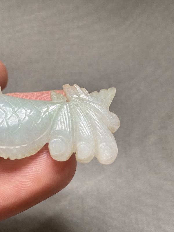 古玩玉器創(chuàng)匯期翡翠雕“魚形”掛件拍賣，當(dāng)前價格2800元