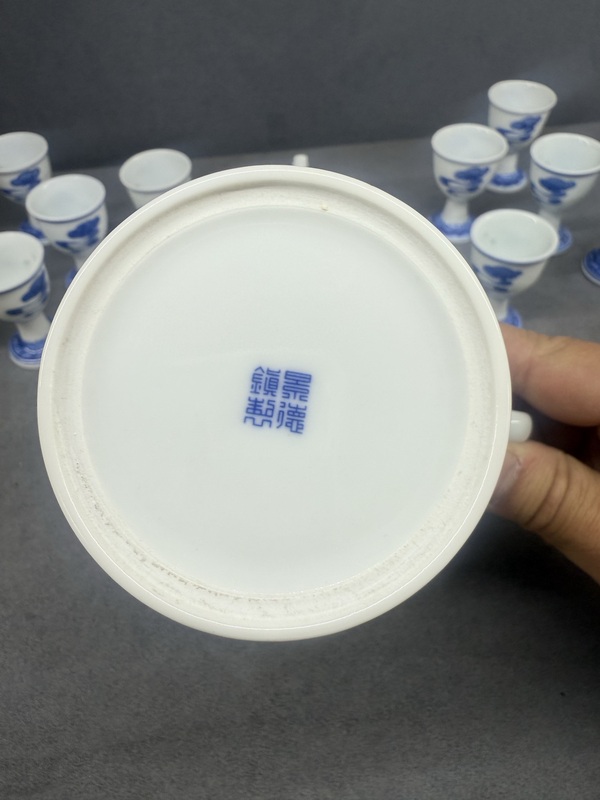 古玩陶瓷青花團鳳玲瓏瓷壺一套拍賣，當前價格68000元