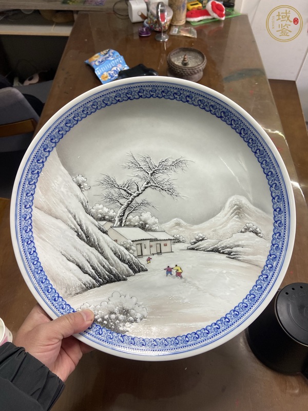 古玩陶瓷粉彩雪景山水人物盤真品鑒賞圖