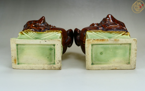 古玩陶瓷醬釉獅子燭臺真品鑒賞圖