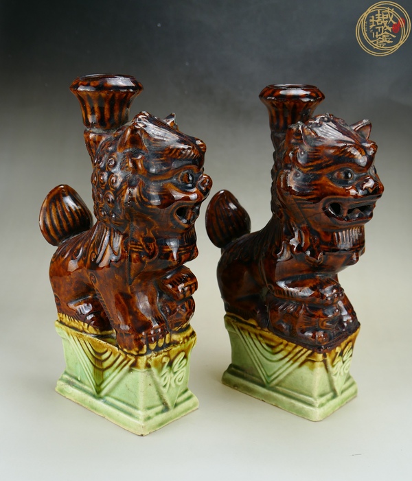 古玩陶瓷醬釉獅子燭臺真品鑒賞圖