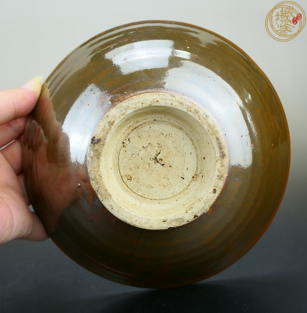 古玩陶瓷金元時期醬紅釉碗真品鑒賞圖