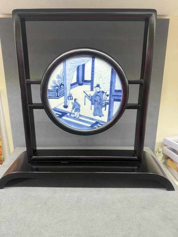 古玩陶瓷康熙 人物紋青花瓷片插屏拍賣，當(dāng)前價格6800元