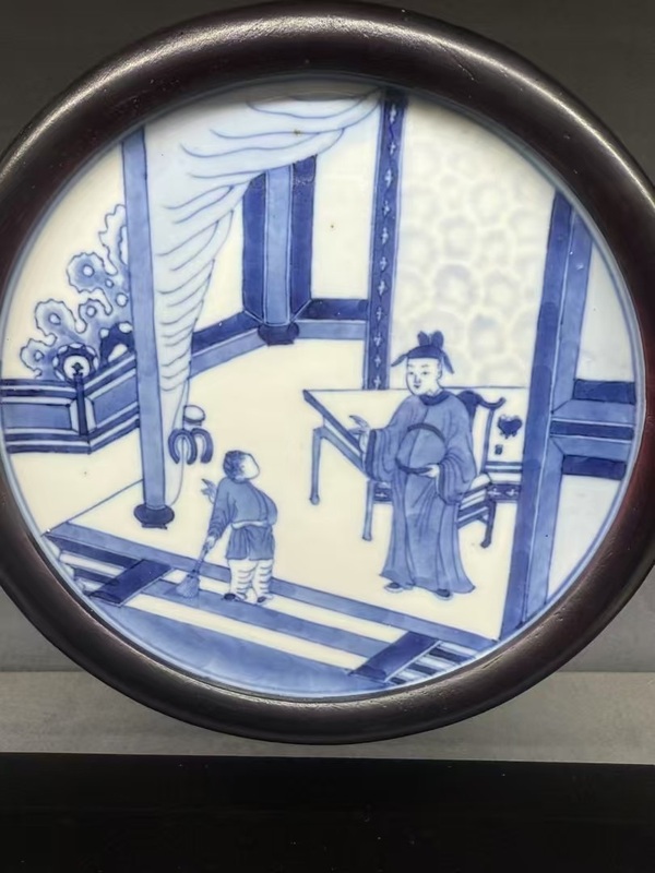 古玩陶瓷康熙 人物紋青花瓷片插屏拍賣，當(dāng)前價格6800元