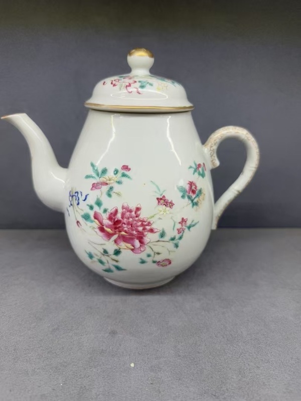 古玩陶瓷乾隆 粉彩執(zhí)壺?大奶杯兩件拍賣，當(dāng)前價(jià)格8800元