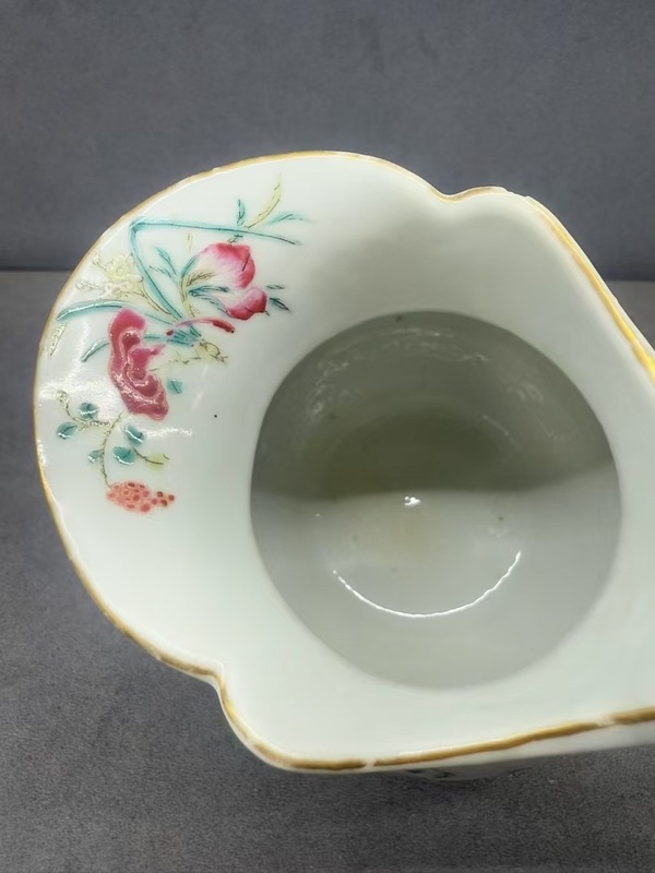 古玩陶瓷乾隆 粉彩執(zhí)壺?大奶杯兩件拍賣，當(dāng)前價(jià)格8800元