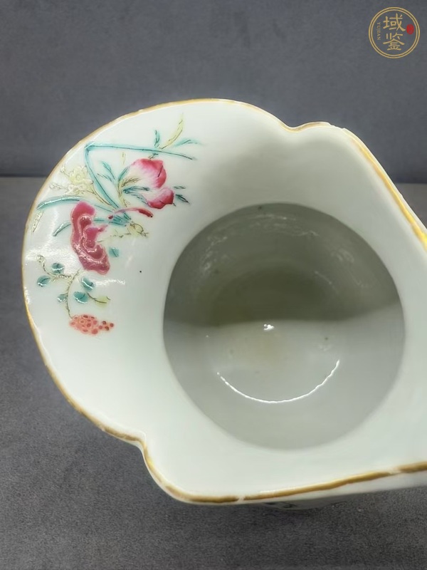古玩陶瓷粉彩執(zhí)壺真品鑒賞圖