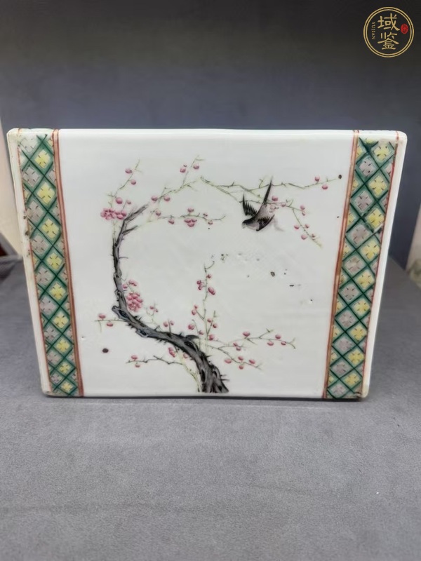 古玩陶瓷花鳥紋粉彩瓷枕真品鑒賞圖