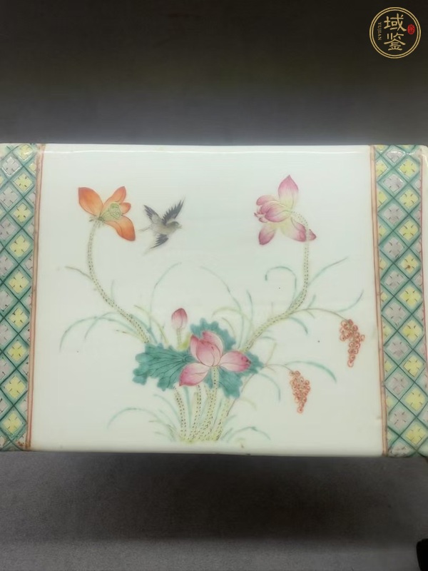 古玩陶瓷花鳥紋粉彩瓷枕真品鑒賞圖
