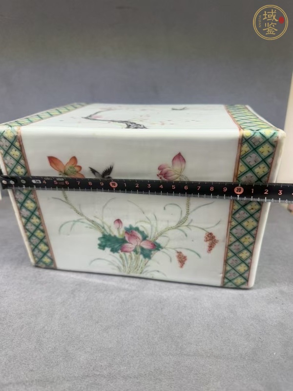 古玩陶瓷花鳥紋粉彩瓷枕真品鑒賞圖