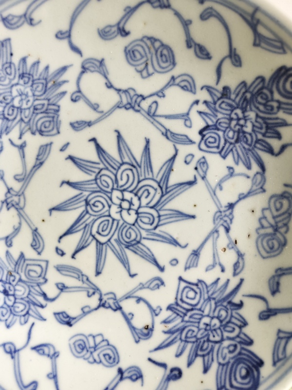 古玩陶瓷清中期青花花卉紋盤拍賣，當(dāng)前價(jià)格100元