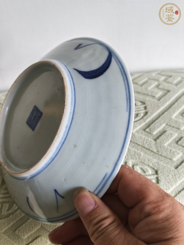 古玩陶瓷清中期青花花卉紋盤真品鑒賞圖