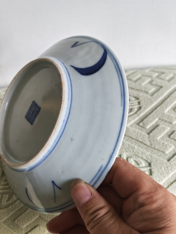 古玩陶瓷清中期青花花卉紋盤拍賣，當(dāng)前價(jià)格100元