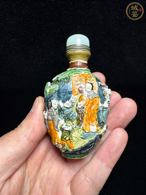 古玩陶瓷粉彩堆塑人物故事紋鼻煙壺真品鑒賞圖