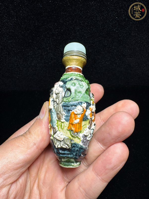 古玩陶瓷粉彩堆塑人物故事紋鼻煙壺真品鑒賞圖
