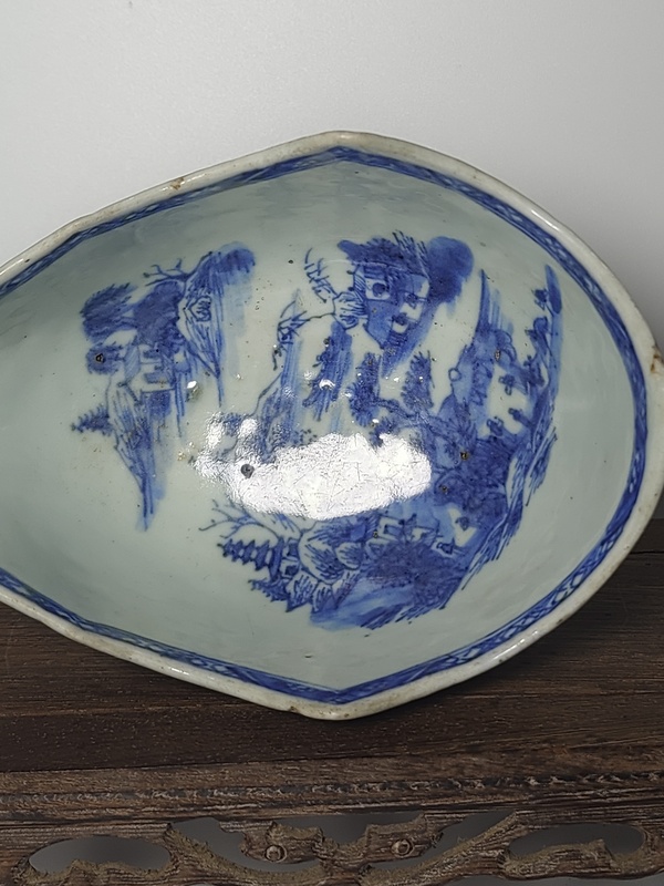 古玩陶瓷乾隆青花山水紋奶壺拍賣(mài)，當(dāng)前價(jià)格1600元
