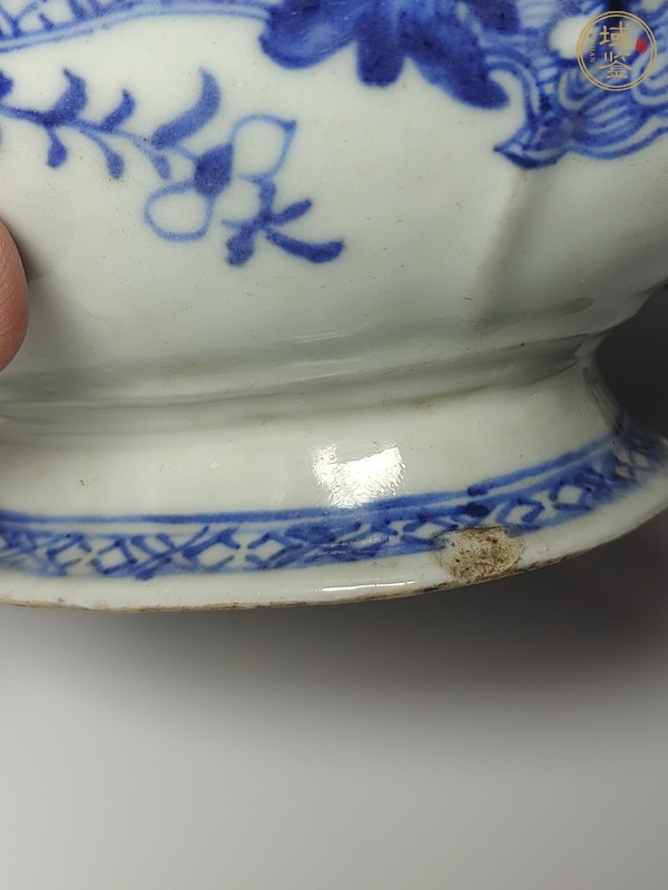 古玩陶瓷清中期青花把杯真品鑒賞圖