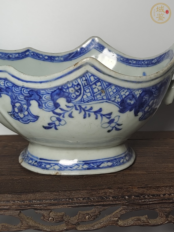 古玩陶瓷清中期青花把杯真品鑒賞圖
