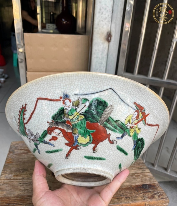 古玩陶瓷哥釉五彩刀馬人物碗真品鑒賞圖