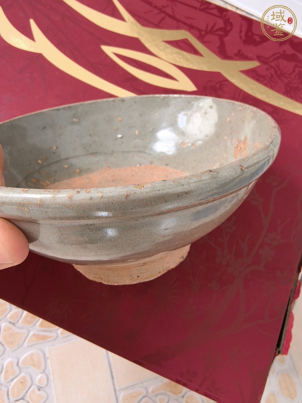 古玩陶瓷龍泉窯系青瓷碗真品鑒賞圖
