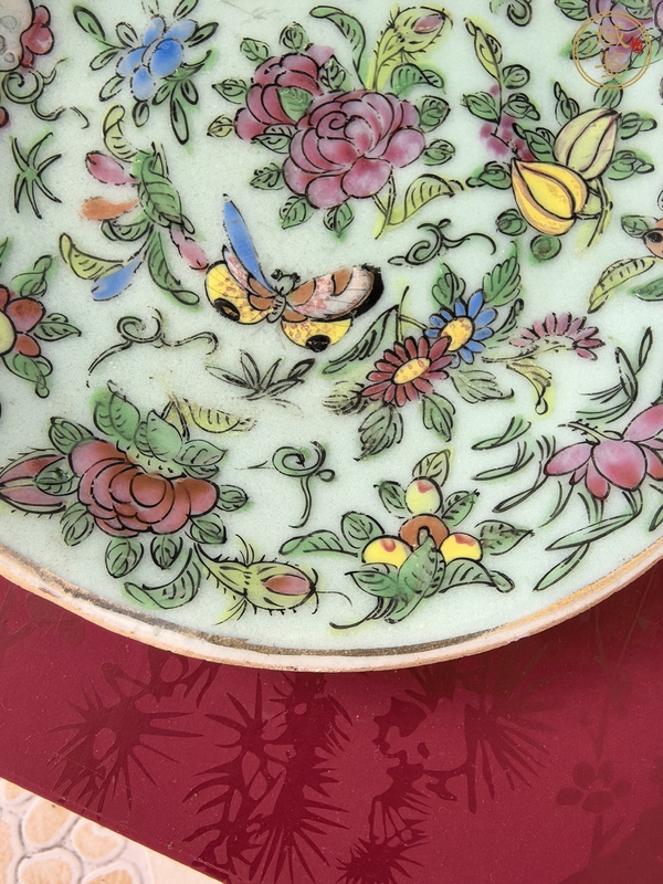 古玩陶瓷豆青釉廣彩花鳥紋盤真品鑒賞圖