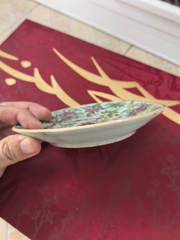 古玩陶瓷清中期，豆青釉廣彩花鳥紋盤拍賣，當(dāng)前價(jià)格999元
