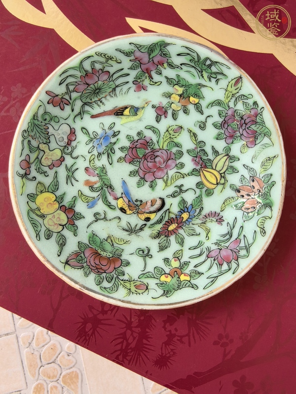 古玩陶瓷豆青釉廣彩花鳥紋盤真品鑒賞圖