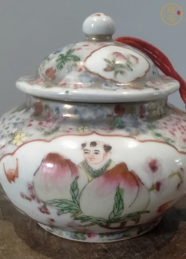 古玩陶瓷粉彩童子捧壽圖茶壺真品鑒賞圖