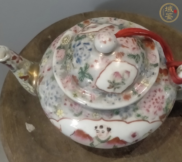古玩陶瓷粉彩童子捧壽圖茶壺真品鑒賞圖