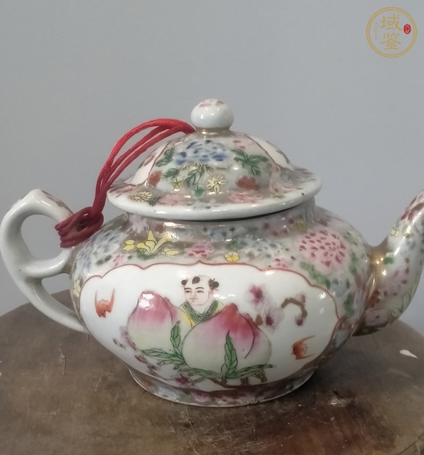 古玩陶瓷粉彩童子捧壽圖茶壺真品鑒賞圖