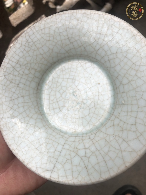 古玩陶瓷龍泉窯青釉盤真品鑒賞圖