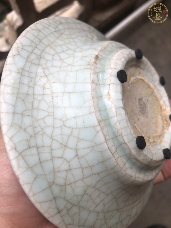 古玩陶瓷龍泉窯青釉盤真品鑒賞圖