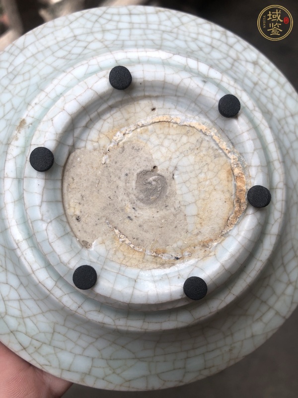 古玩陶瓷龍泉窯青釉盤真品鑒賞圖