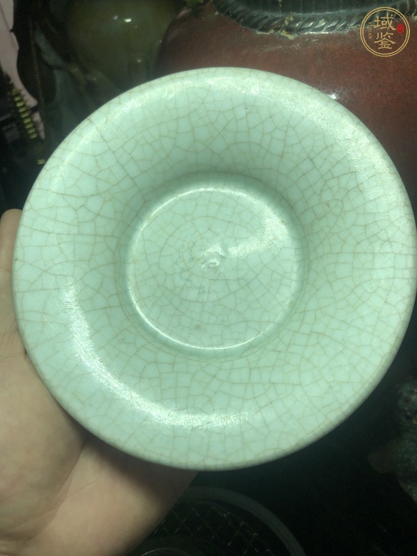 古玩陶瓷龍泉窯青釉盤真品鑒賞圖