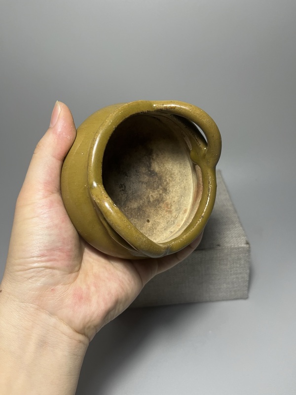 古玩陶瓷鱔魚黃三足鳳眼香爐拍賣，當(dāng)前價(jià)格1800元