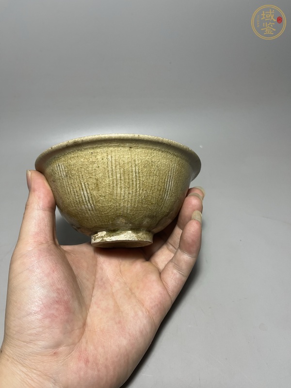古玩陶瓷青釉刻花紋碗真品鑒賞圖
