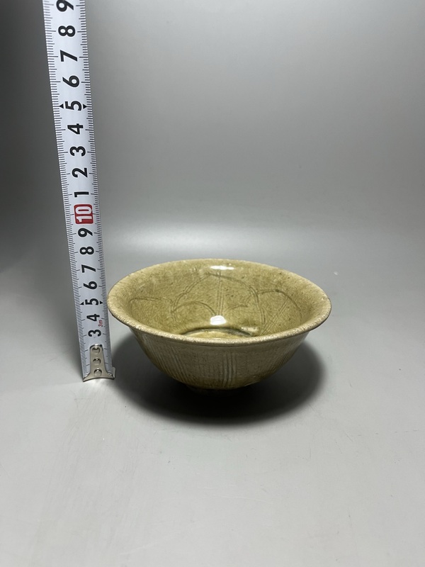 古玩陶瓷北宋金村窯刻花紋碗拍賣，當(dāng)前價(jià)格800元
