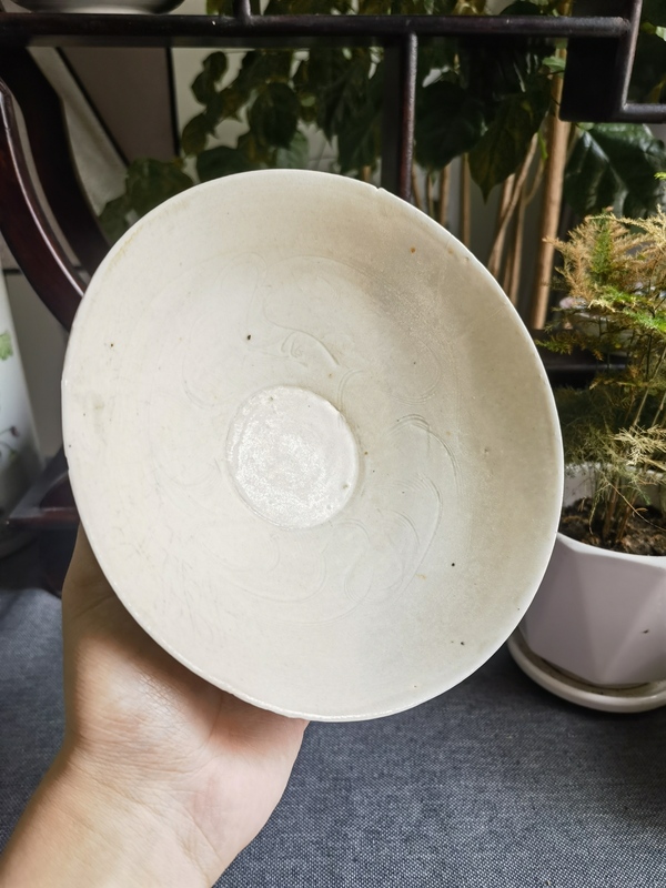 古玩陶瓷南宋青白釉刻花魚紋斗笠碗拍賣，當前價格119元