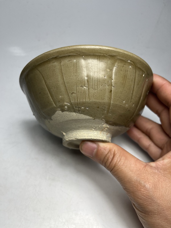 古玩陶瓷（宋代）青釉刻花茶碗（有不錯的收藏價）拍賣，當前價格0元