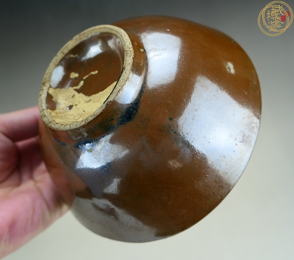 古玩陶瓷晚清磁州窯醬紅釉碗真品鑒賞圖