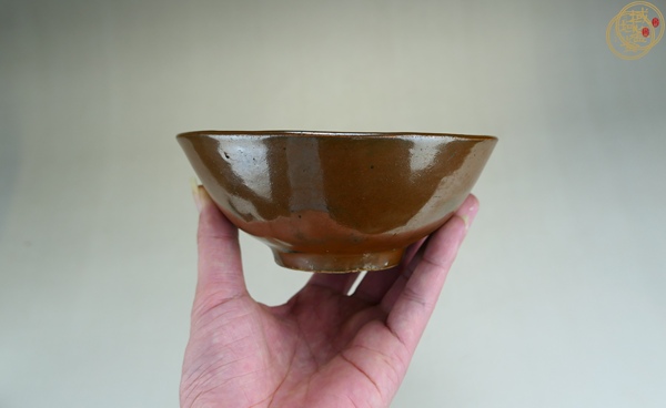 古玩陶瓷晚清磁州窯醬紅釉碗真品鑒賞圖