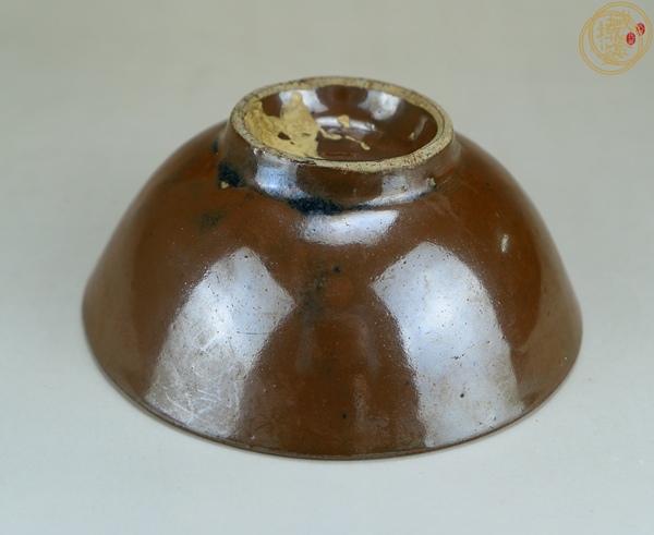 古玩陶瓷晚清磁州窯醬紅釉碗真品鑒賞圖