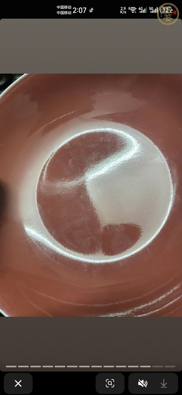 古玩陶瓷大清乾隆年制款 霽紅釉盤真品鑒賞圖