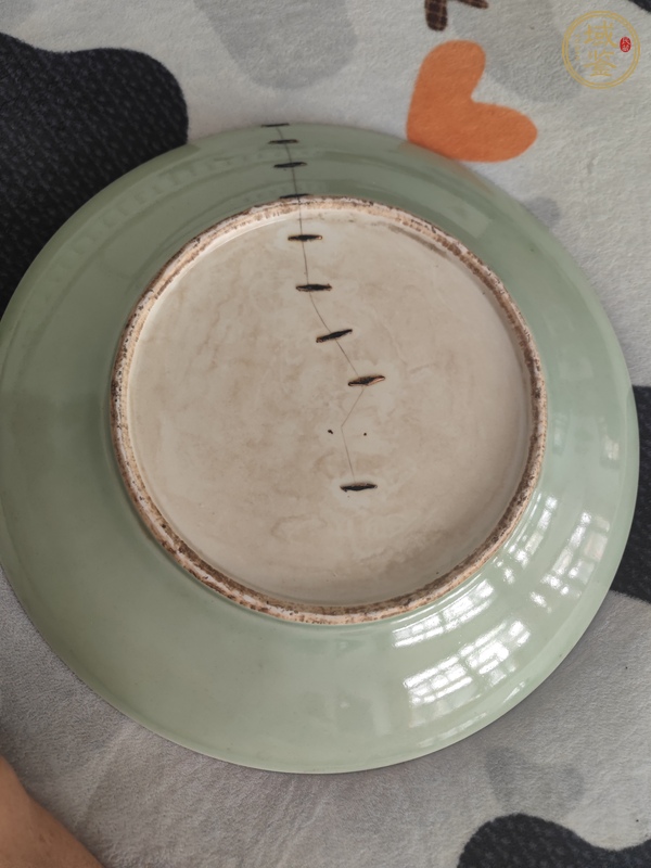 古玩陶瓷豆青釉豆青釉盤真品鑒賞圖