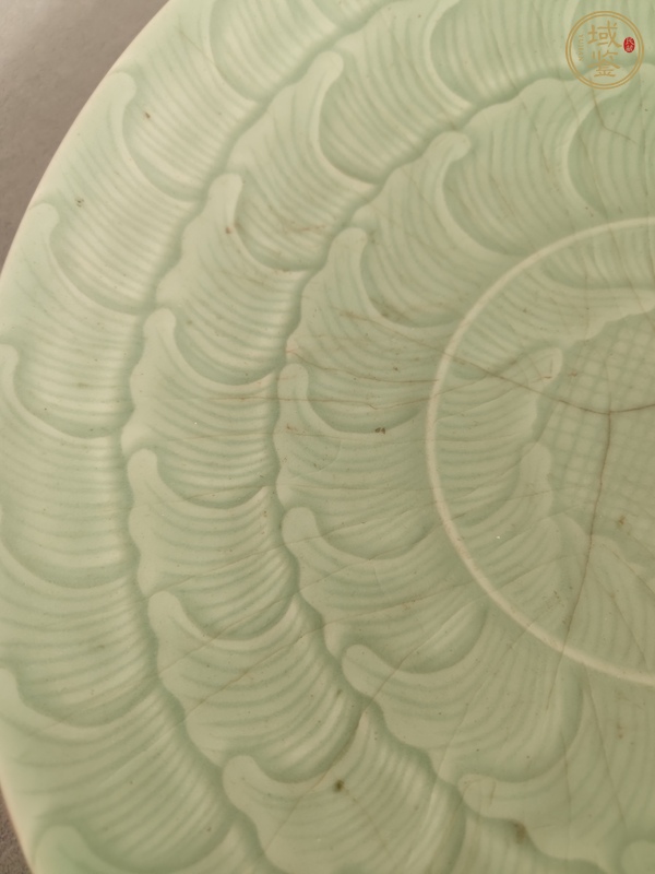 古玩陶瓷豆青釉豆青釉盤真品鑒賞圖